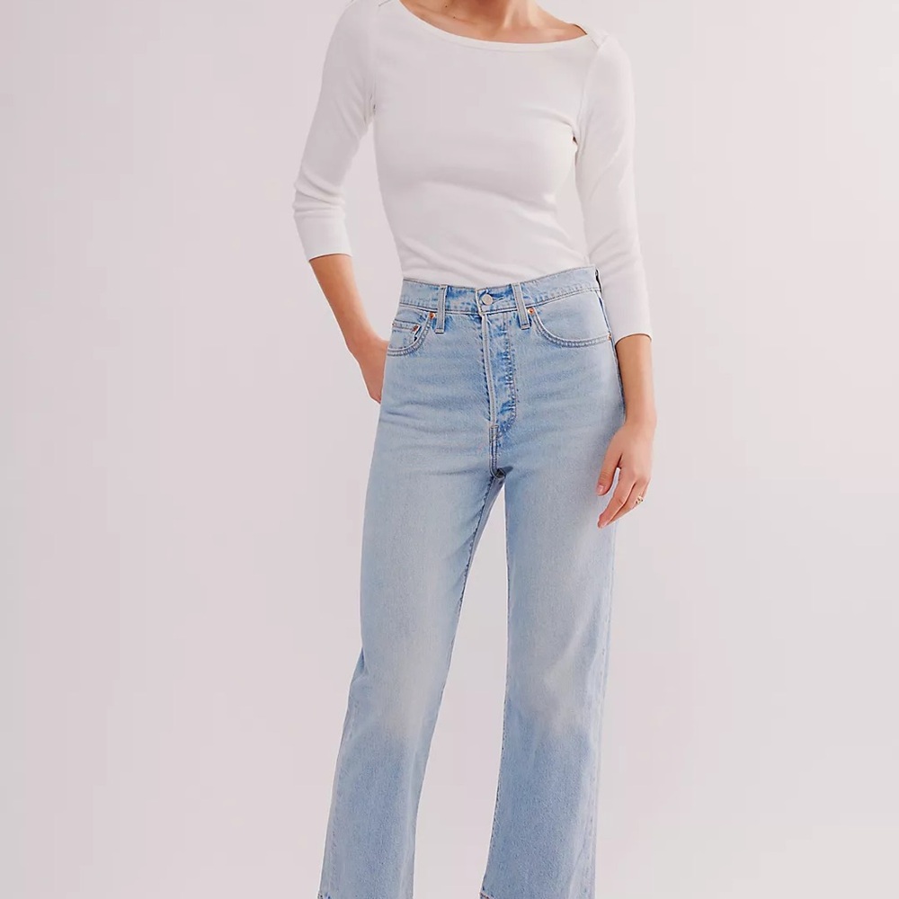Levi’s Ribcage Straight Ankle Light Wash Jeans